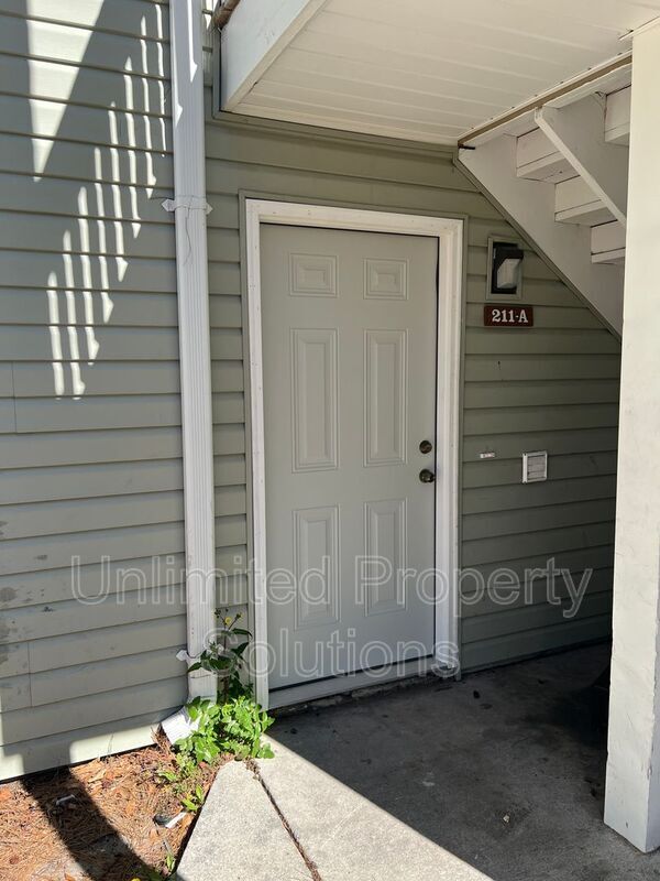 Building Photo - 211 Sunn Aire Ct