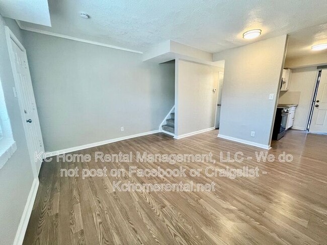 Building Photo - 4042 Paseo Blvd