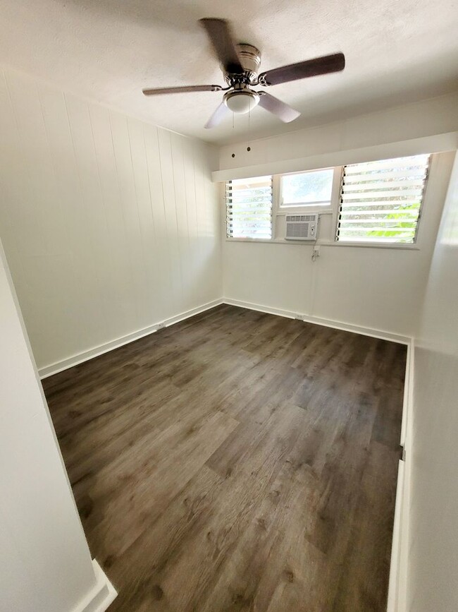 Building Photo - AVAILABLE NOW | 3 BED, 2 BATH HOME | Locat...