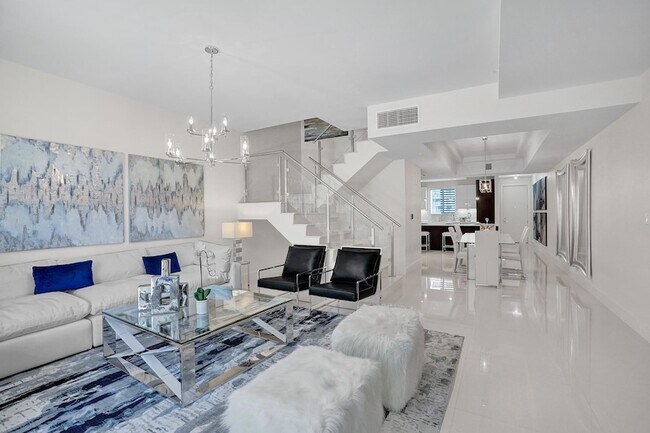 Building Photo - 3040 N Ocean Blvd