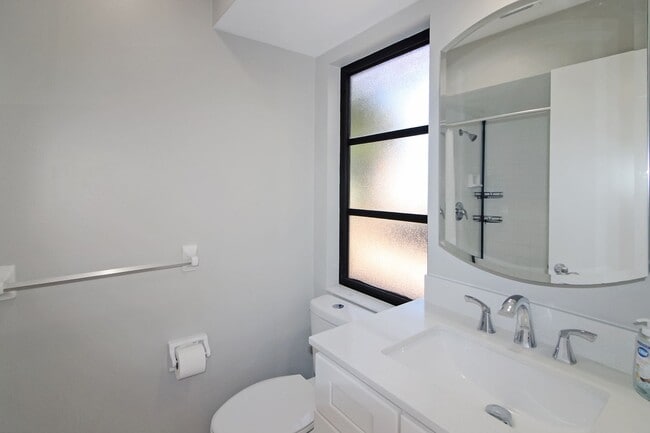 Building Photo - South Venice Annual Home for Rent