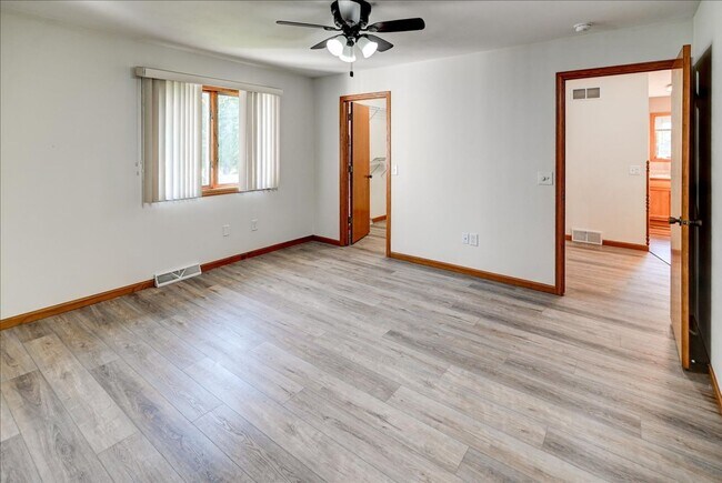 Building Photo - 309 Trail Side Dr