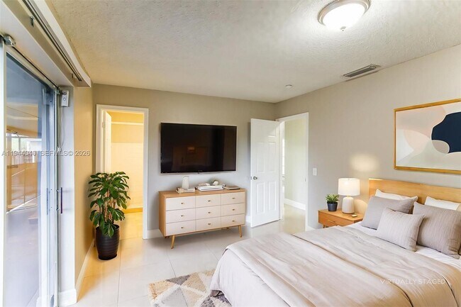 Building Photo - 8410 NW 27th Pl