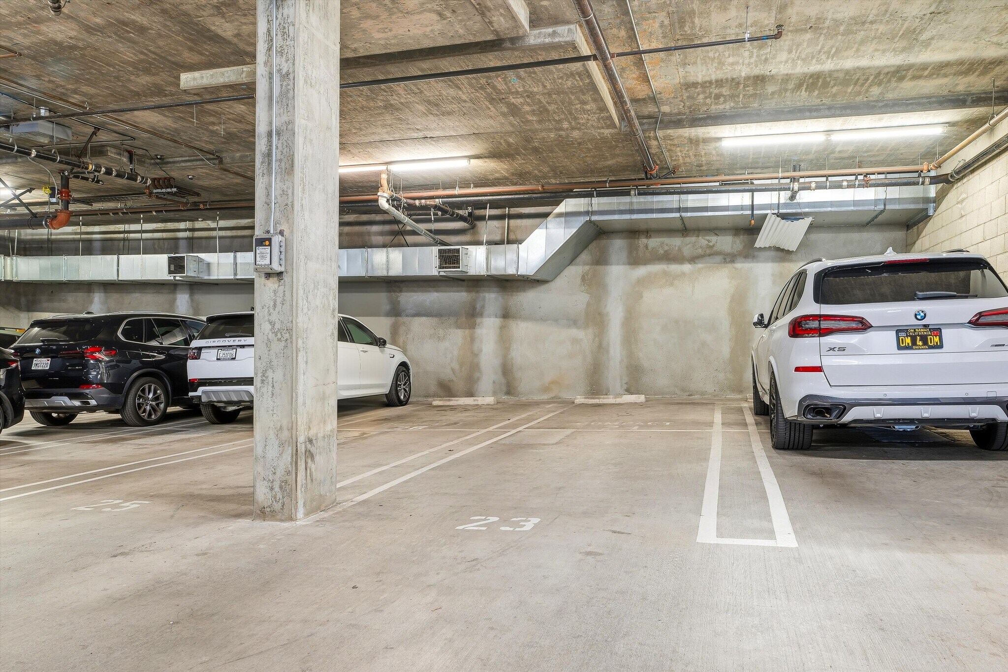 Building Photo - 1250 N Harper Ave