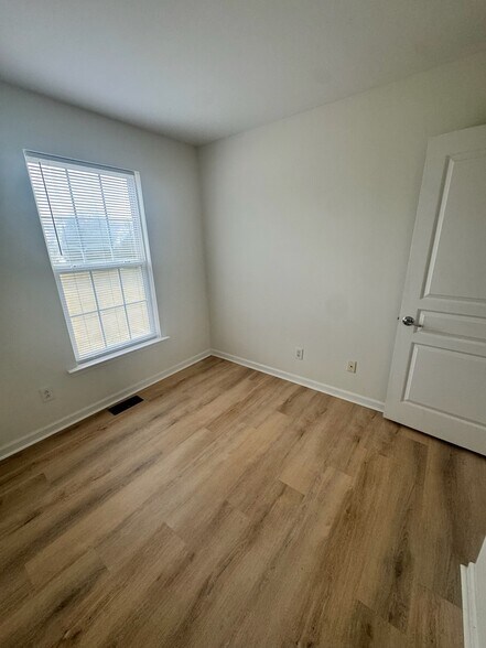 Building Photo - 1496 Artisan Ct