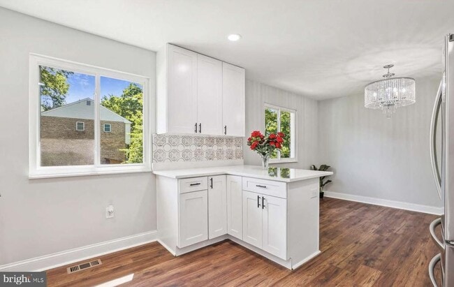 Building Photo - 7081 Leewood Forest Dr