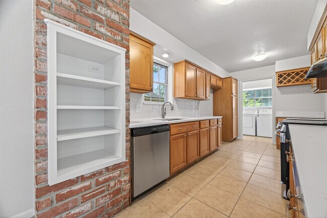 Building Photo - 22206 Red River Dr