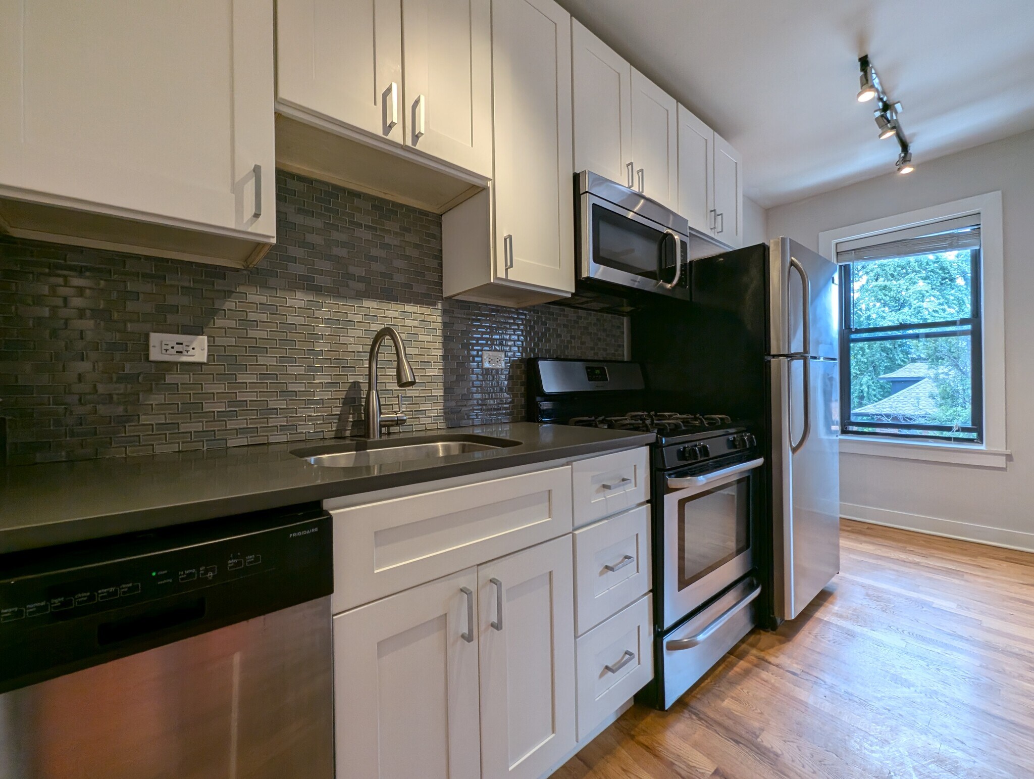 Building Photo - 2430 N Kedzie Blvd