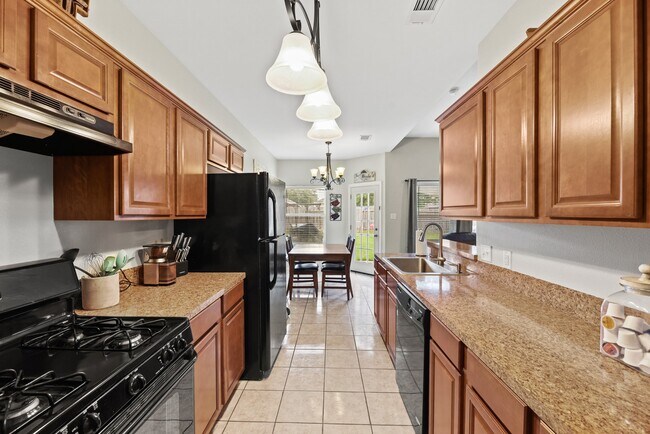 Building Photo - 32018 Anne Ln