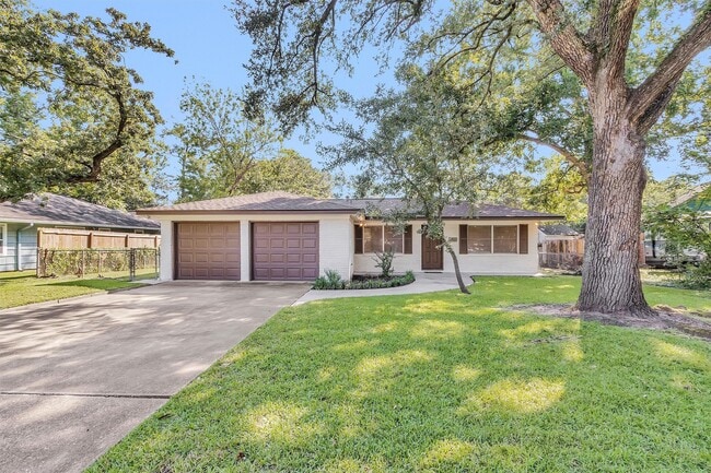Primary Photo - 1510 N San Jacinto St