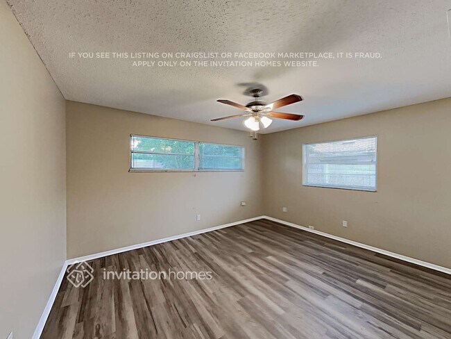 Building Photo - 132 Carriage Hill Dr