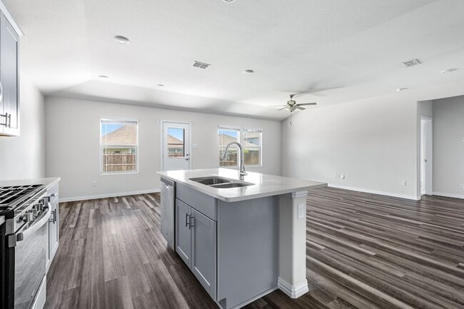 Building Photo - 6312 Spooky Cat Trl