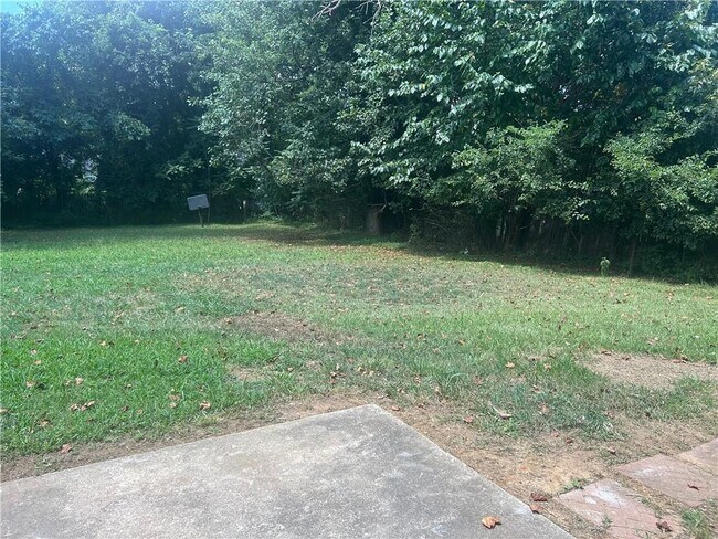 Building Photo - 2918 Mockingbird Cir