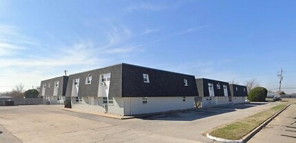 Building Photo - 2111 NW Lindy Ave