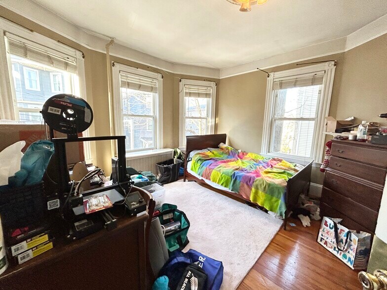 Building Photo - 12 Oswald St