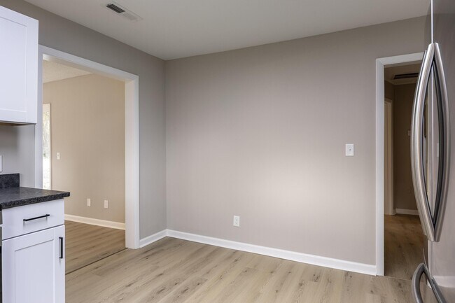 Building Photo - 1531 Wilson Rd