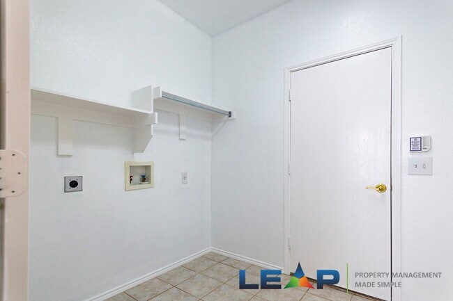 Building Photo - Beautiful home in Hurst-Euless-Bedford ISD