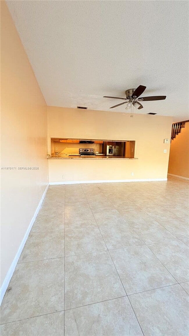 Building Photo - 948 SW 74th Ave