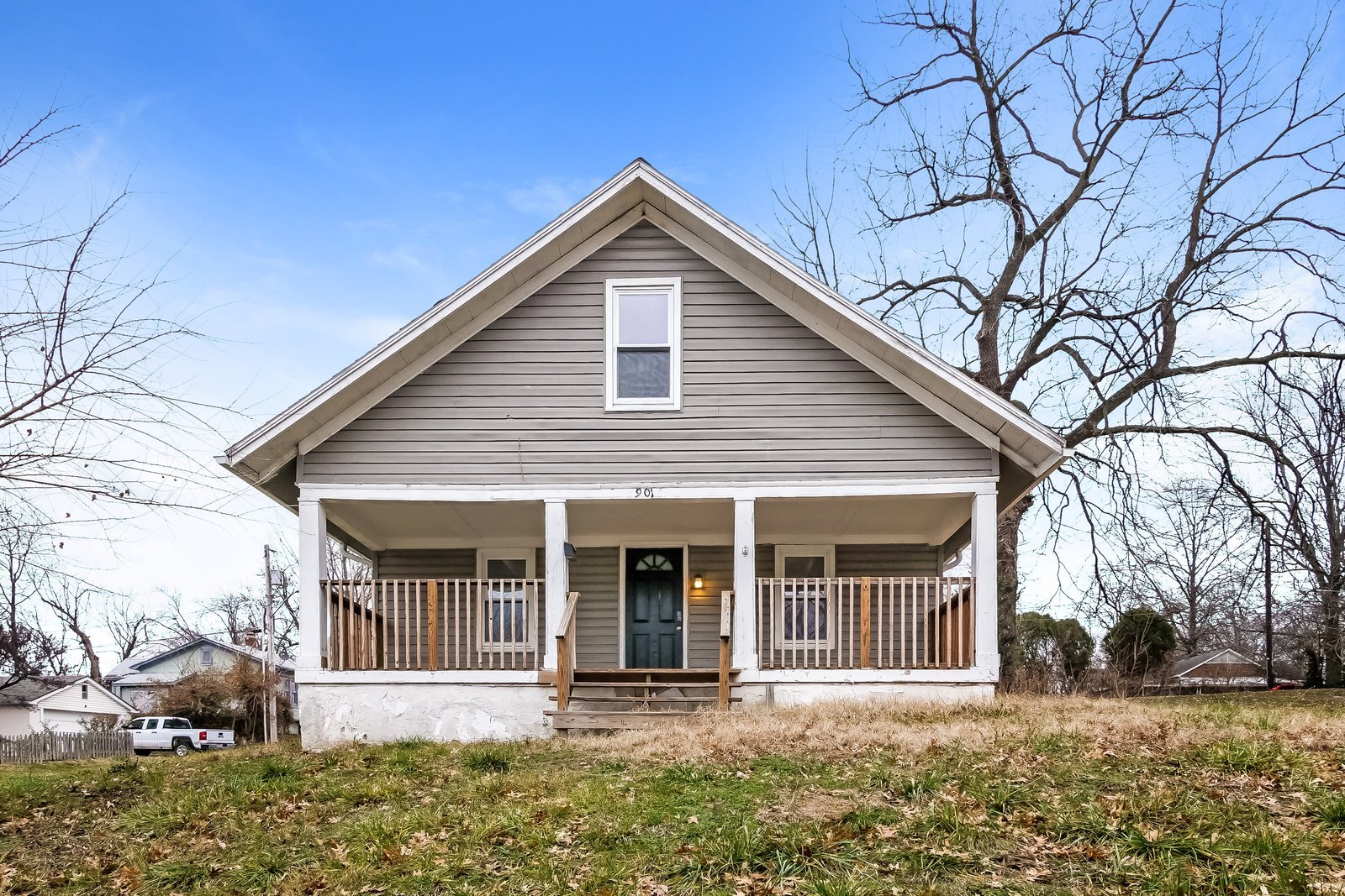 Building Photo - 901 S Leslie Ave