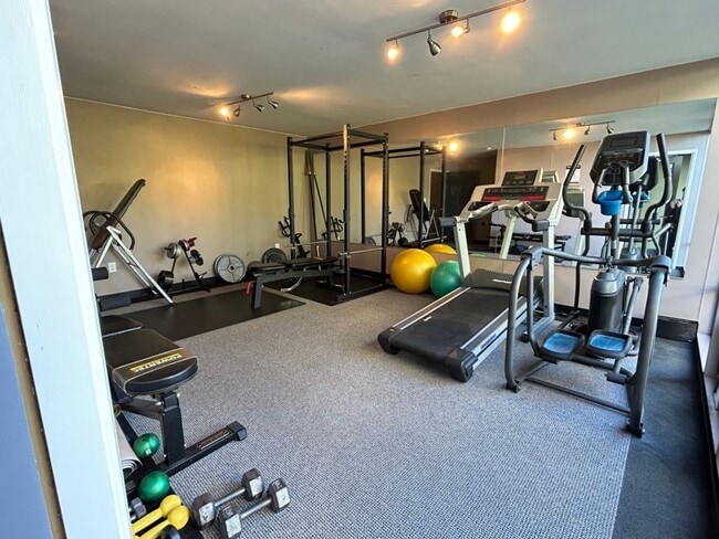 Building Photo - 1Bd/1Ba Kirkland Condo