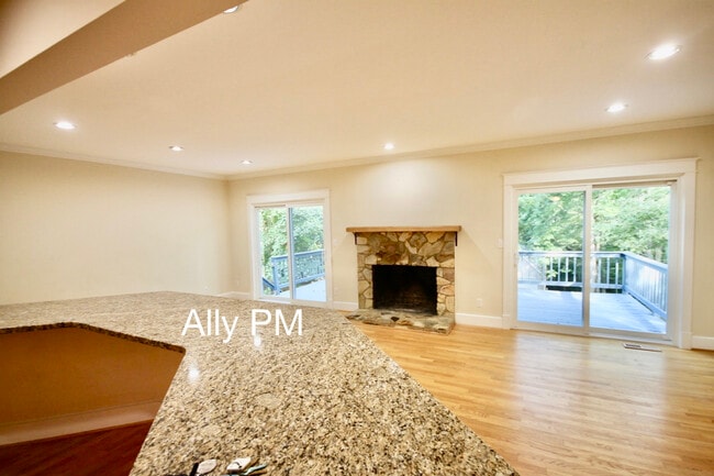 Building Photo - 1 Kanawha Ct