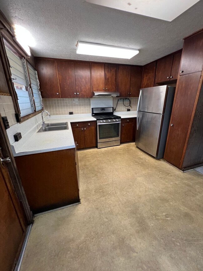 Building Photo - 949 Lehua Ave