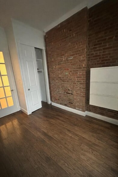 Building Photo - East 10th Street