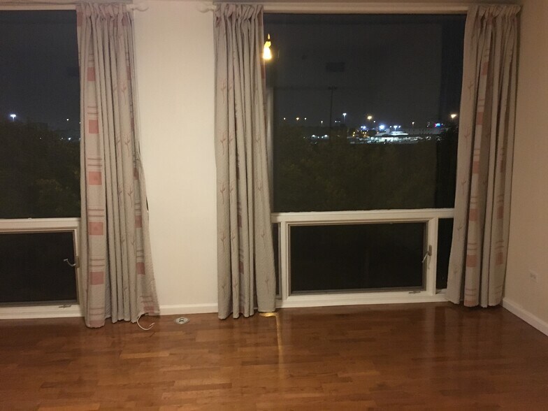 bedroom - 61 W 15th St