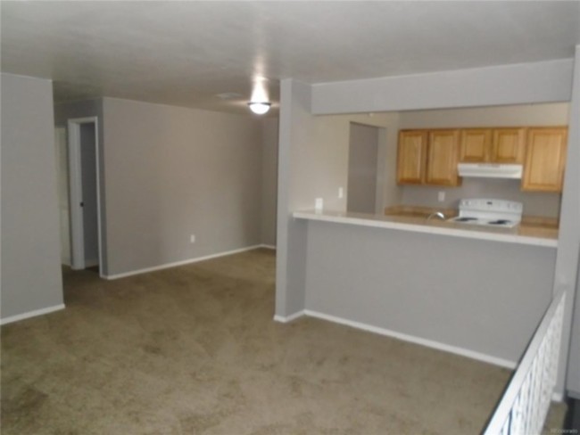 Building Photo - Section 8 welcome!!  3 bed 2 bath Condo wi...