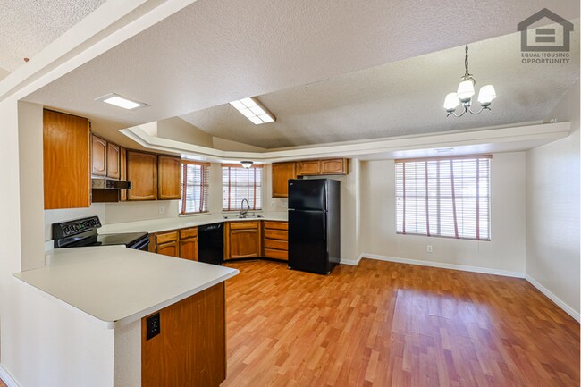Building Photo - 3Bed/2Bath House at 59th Ave/Union Hills! Ready for Immediate Move-In!