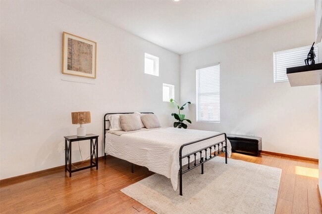 Building Photo - 4115 Chartres St