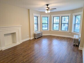 Building Photo - 1 bedroom in Chicago IL 60645
