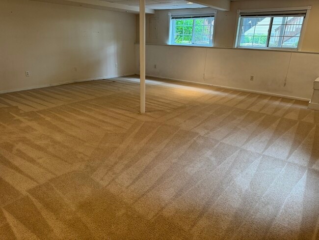 Building Photo - 1314 Sandhurst Ln