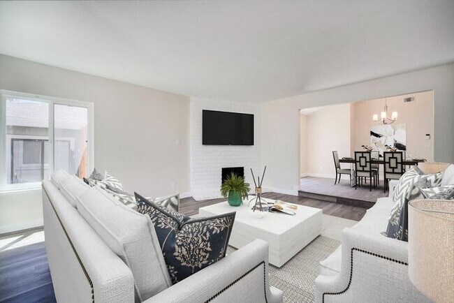 Building Photo - Beautiful fully remodeled 3-bedroom 2 bath...