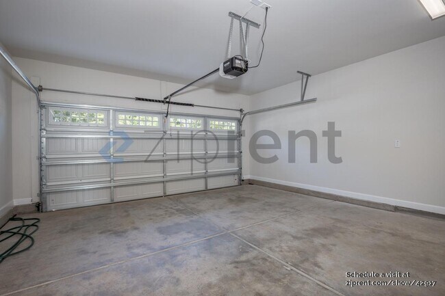 Building Photo - 1220 Tredenham Wy