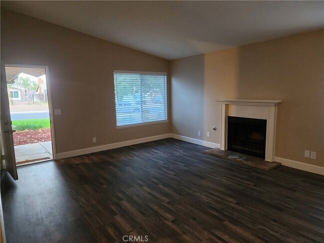 Building Photo - 157 S Ralph Rd