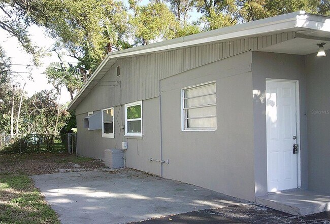 Building Photo - 1060 65th St S