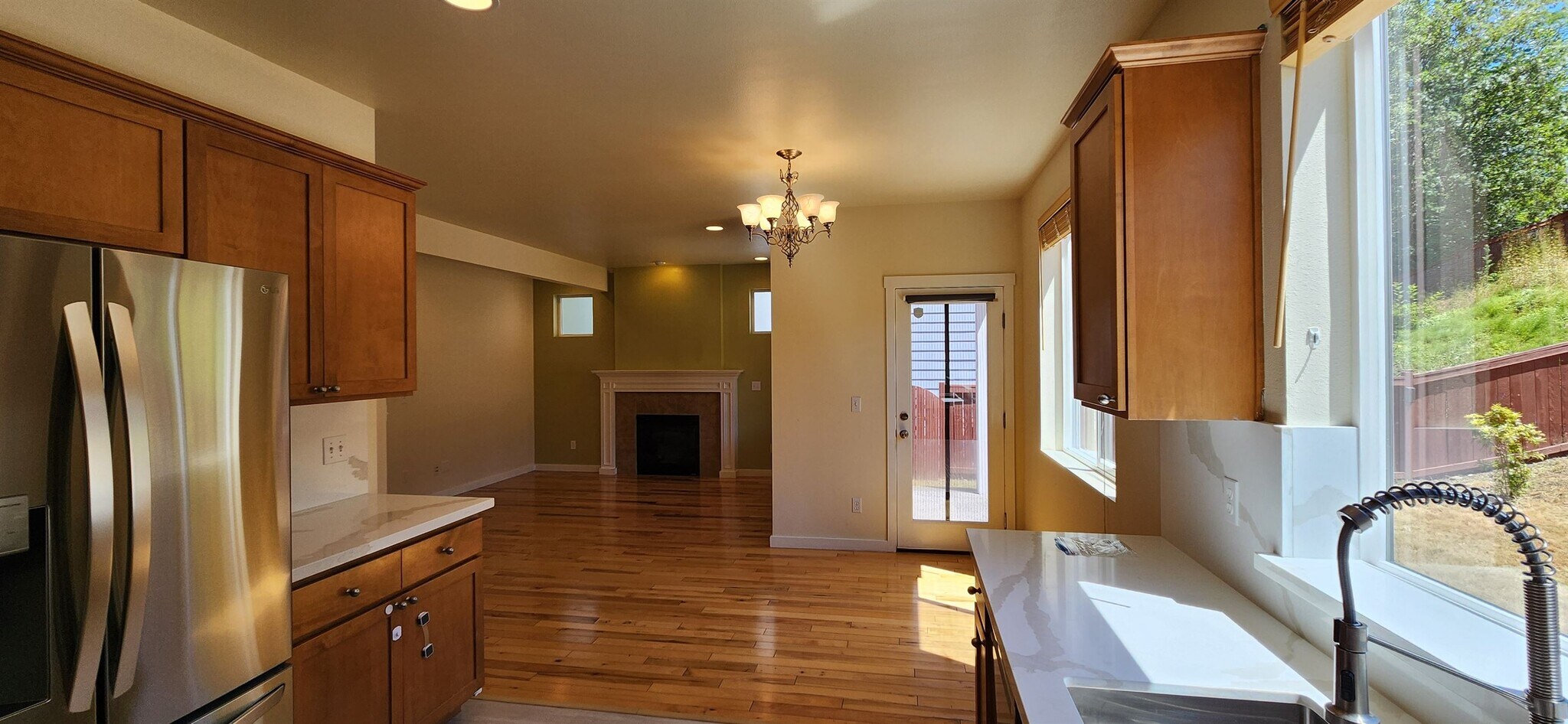 Building Photo - 2567 NE Kensington Ct