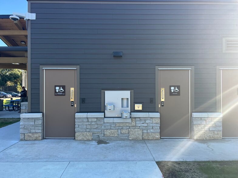 Public bathrooms - 8434 Colfax Ave S