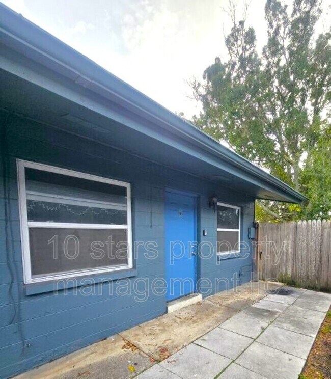 Building Photo - 3716 137th Ave N