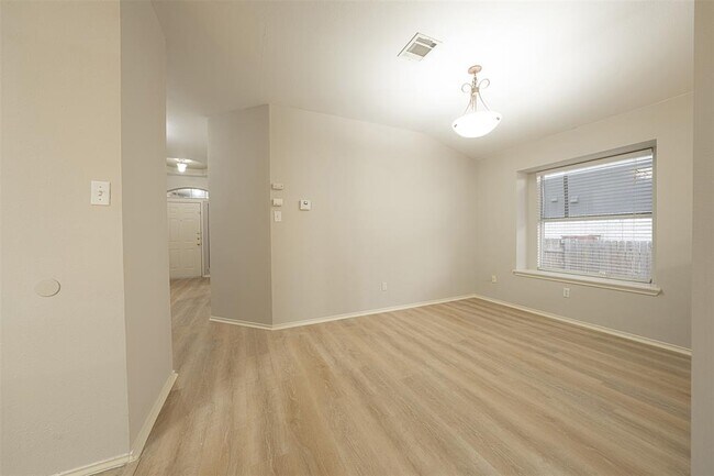 Building Photo - 3803 Top Rock Ln