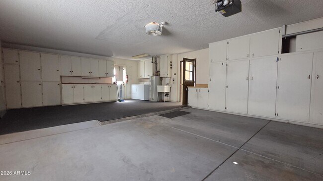Building Photo - 11014 W Granada Dr