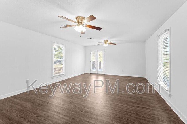 Building Photo - 3327 Cockatoo Rd