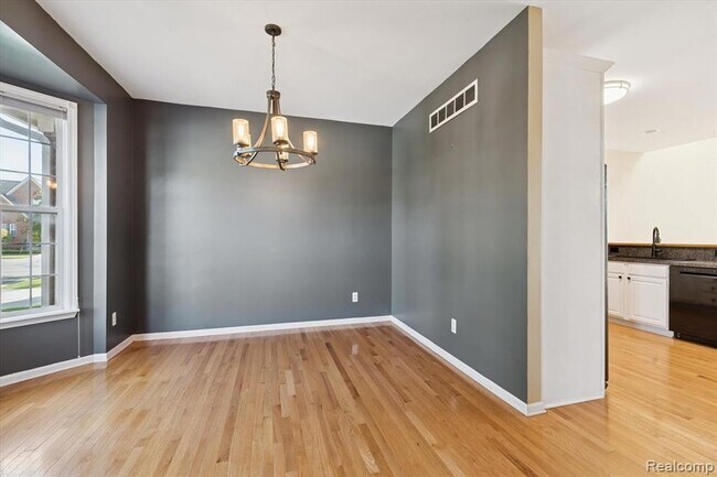 Building Photo - 48551 Oak Bridge Dr