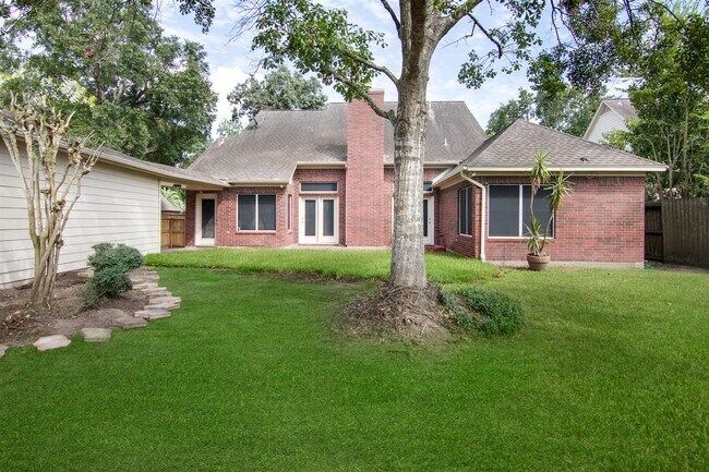 Building Photo - 15118 Greenleaf Ln