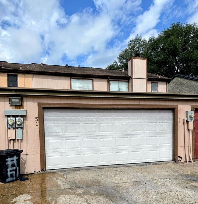 Building Photo - 12400 Brookglade Cir