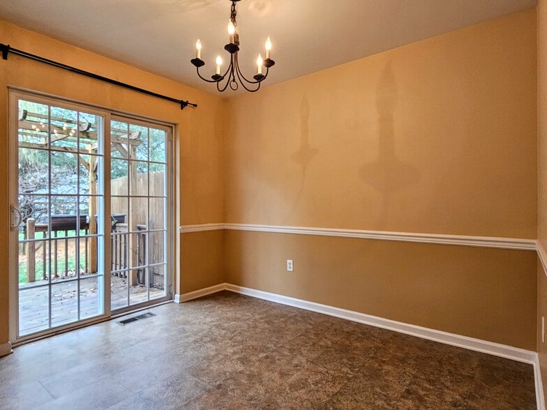 Building Photo - 562 Wood Duck Dr