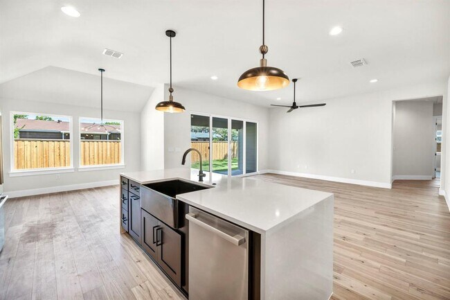 Building Photo - 8209 Polar Dr