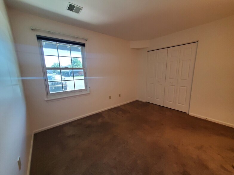 Building Photo - 5143 Cheryl Dr