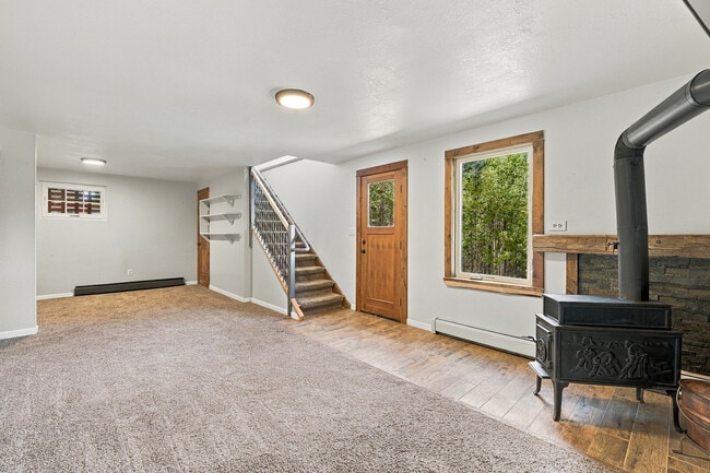 Building Photo - 9165 Jill Dr